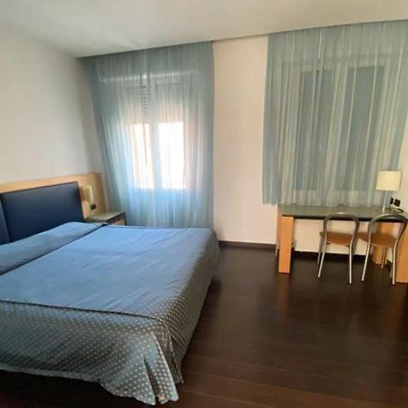 Luxury Rooms Padova Station Bagian luar foto